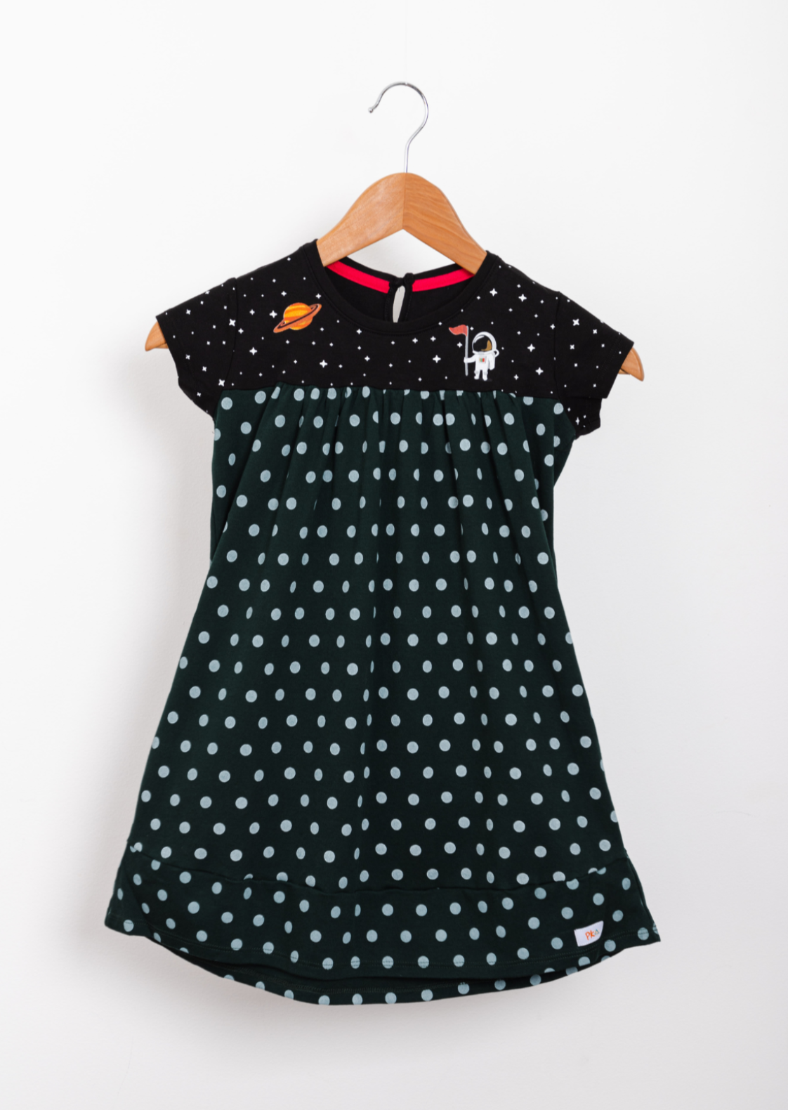 Astro green dres Includes inside pockets on the dotted skirt